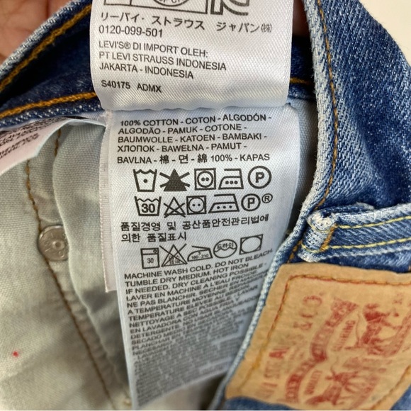 Women's Levi's 501 Cut Off Denim Jean Shorts Distressed Button Fly Size 28 - Picture 9 of 11